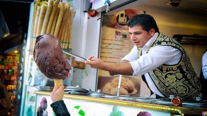 Es Krim Turki Di Kenal Dengan Nama Dondurma