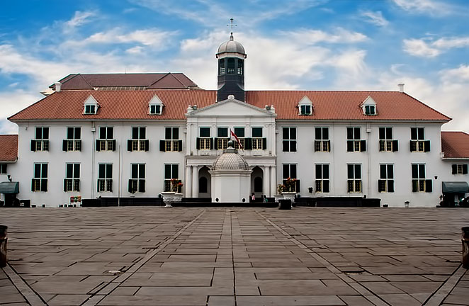 Mengenal Sejarah Keindahan Arsitektur Kuno Kota Tua