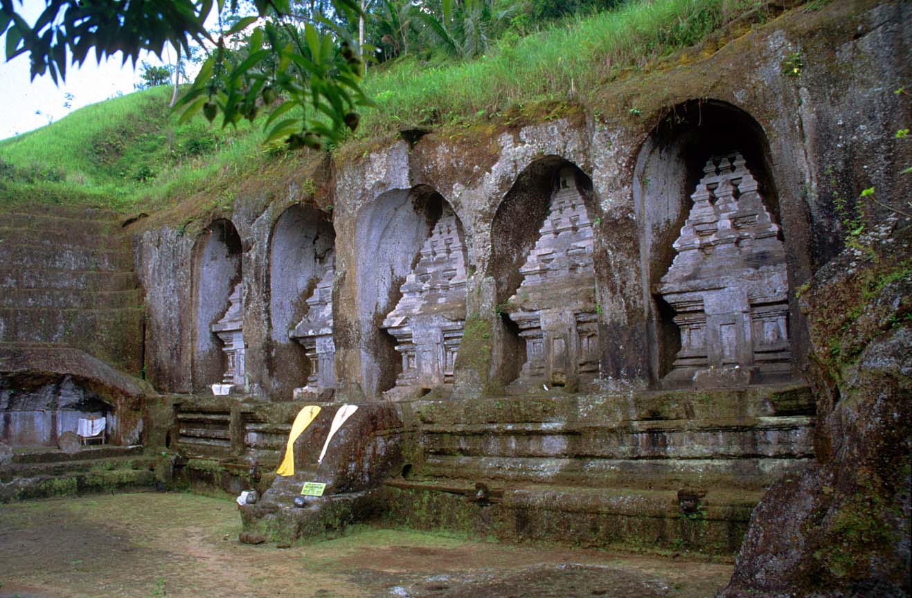 Misteri Gunung Kawi