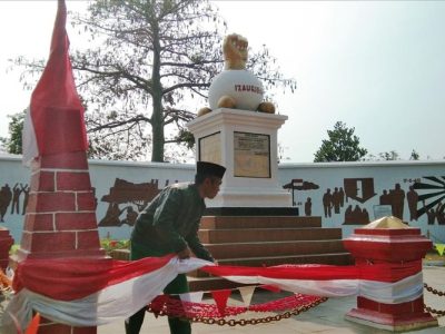 Monumen Kebulatan Tekad