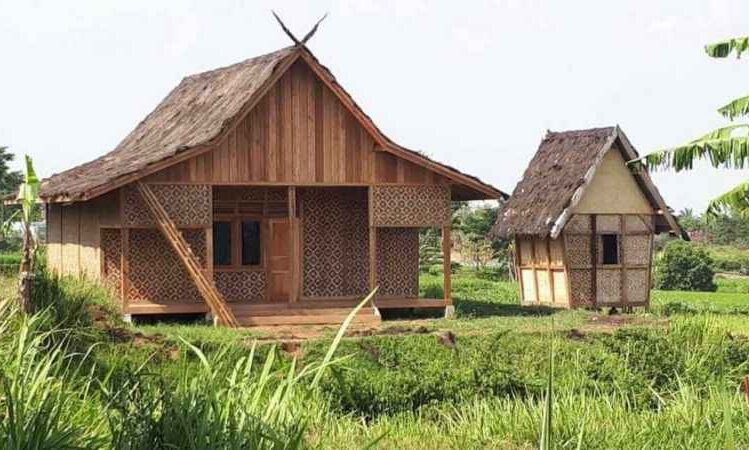 Rumah Adat Sunda