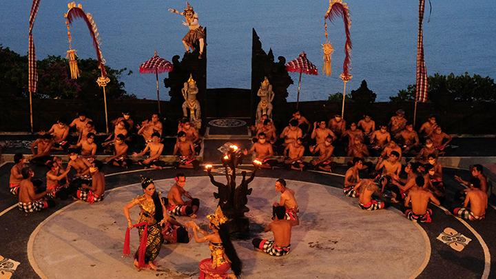 Tarian Tradisional Kecak Dari Pulau Bali