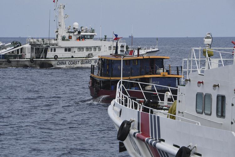 Negara China Bangun Pulau Buatan, Filipina Kerahkan Kapal