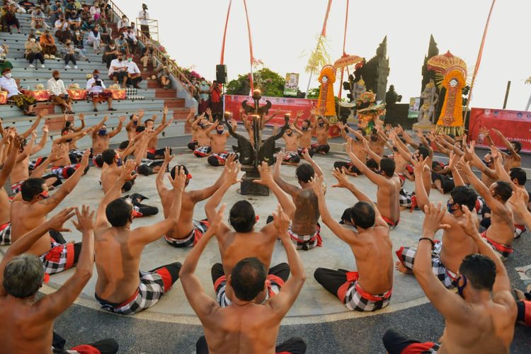 Tari Kecak Bali Yang Bersejarah Penuh Makna Dan Popularitas