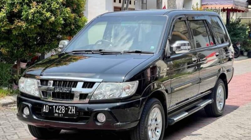 Mobil Kijang Panther