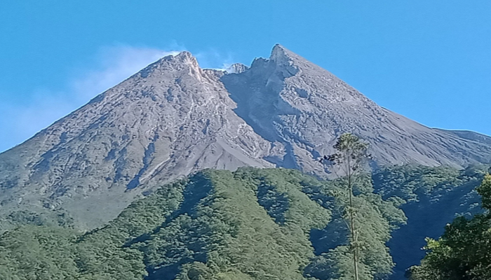 Puncak Gunung Merapi Sering Terjadi Erupsi Tiba Tiba