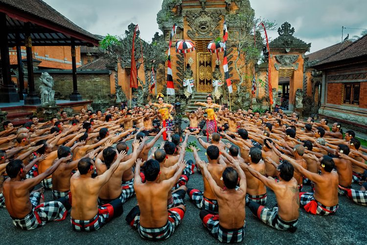 Kesenian Tari Kecak