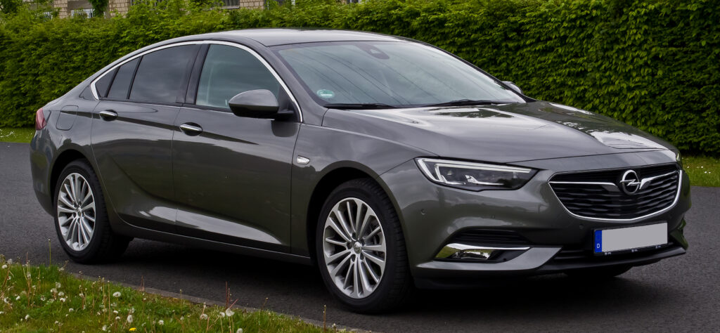 Mobil Opel Insignia