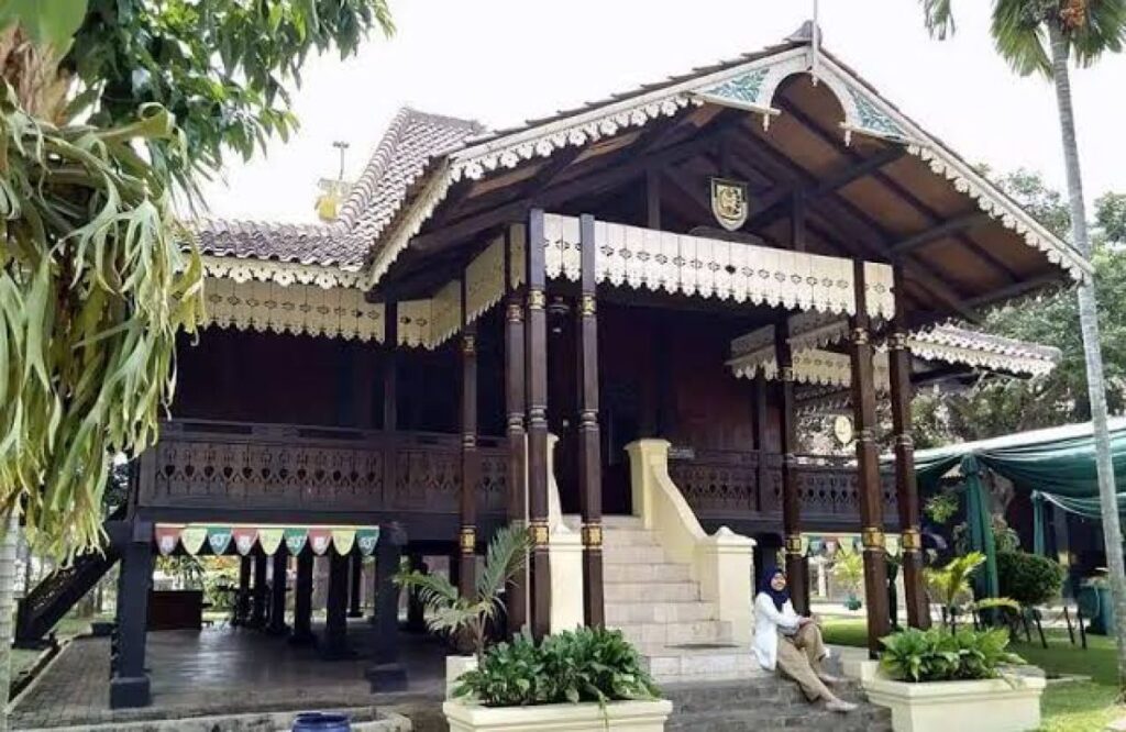 Rumah Bubungan Lima