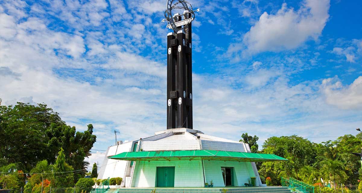 Tugu Khatulistiwa Keajaiban Geografis Dan Simbol Kota Pontianak