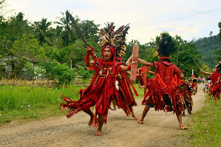 Suku Minahasa Melestarikan Identitas Budaya Sulawesi Utara
