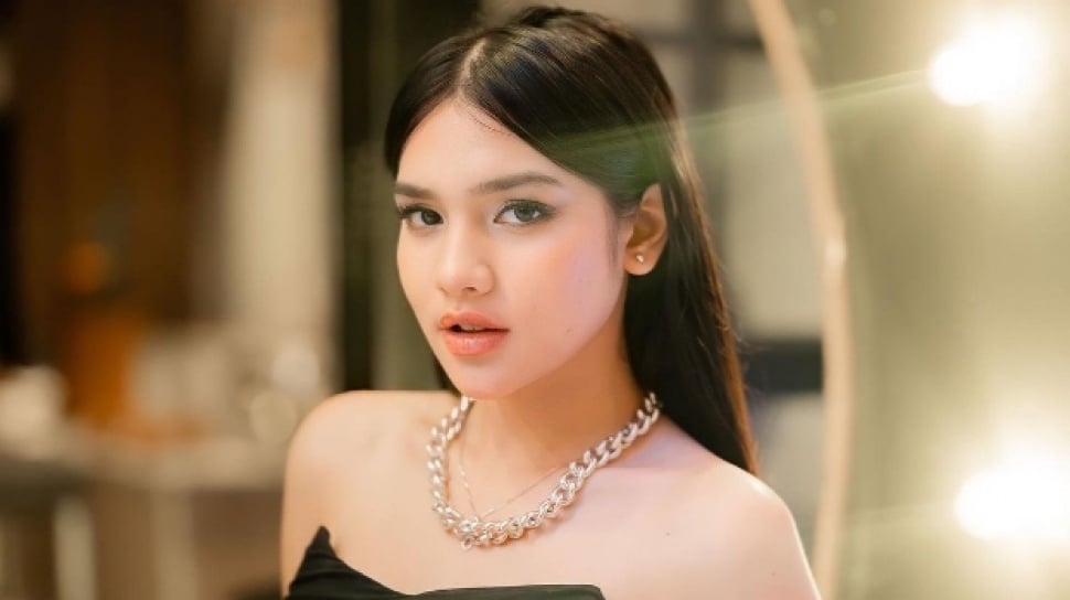 Davina Karamoy Aura Yang Kuat Membuat Pria Terpesona