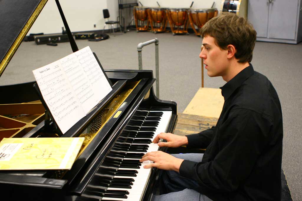 Hobi Bermain Piano