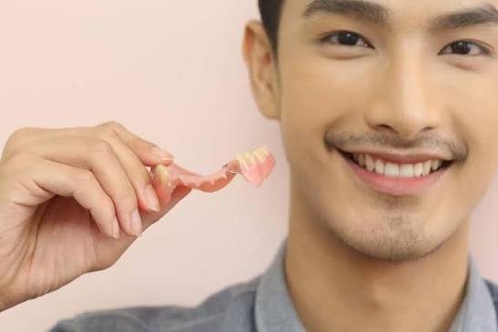 Gigi Palsu Ternyata Juga Menyebabkan Beberapa Efek Samping!